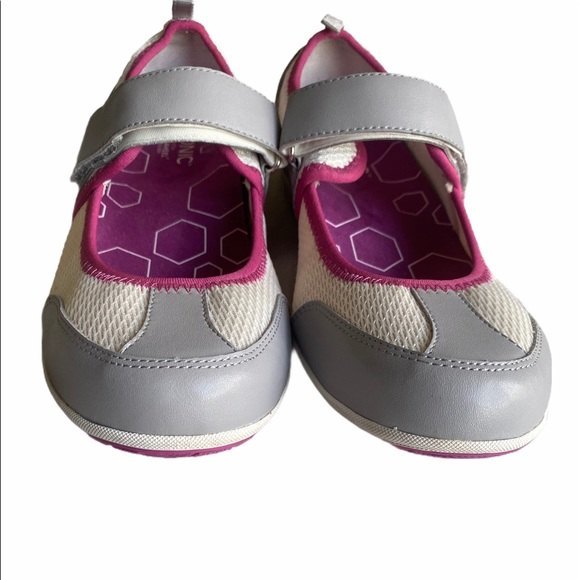 Vionic Allie Magenta Mary Jane Athletic Shoes - Picture 3 of 9